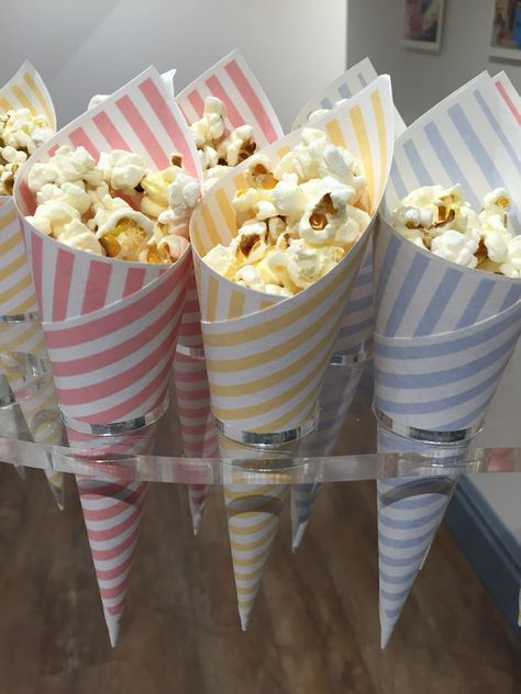 Popcorn Confetti Ideas, Popcorn Packaging, Sweet 16 Birthday Party, Ice Cream Birthday, 10th Birthday Parties, Tea Party Birthday, Birthday Surprise Party, Frozen Birthday Party, Sweet 16 Parties