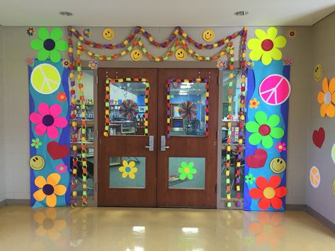 70s Homecoming Float, Groovy Decorations, 60s Party Themes, 1970s Party, Ashley Mckenzie, Hippie Birthday Party, Neutral Classroom, 70s Party Theme, 60s Theme