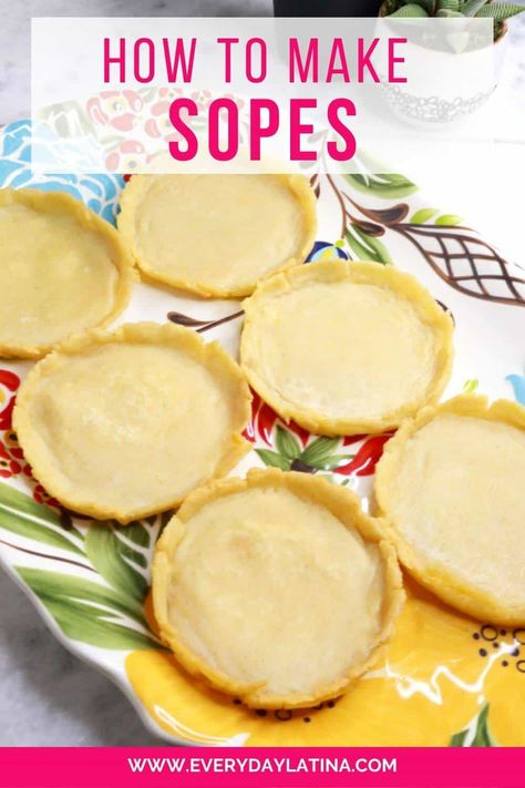 Crispy Mexican Sopes Recipe Sopes Mexican, Mexican Sopes, Sopes Recipe, Beef Patties Recipes, Traditional Mexican Dishes, Mexican Dish, Mexican Food Recipes Easy, Traditional Mexican, Great Appetizers