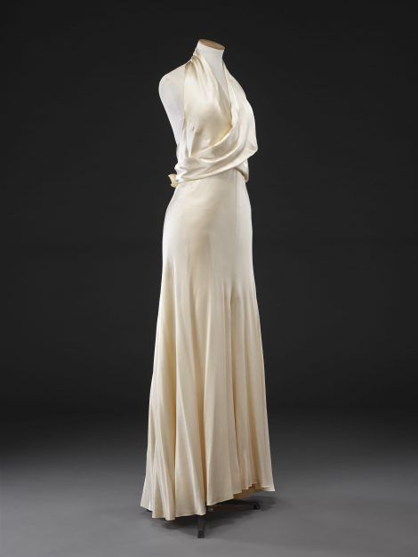 Evening Outfit – The John Bright Collection 30s Dresses, 1930's Dresses, Vintage Evening Gowns, Silk Evening Dress, Bias Cut Dress, Evening Outfit, 20th Century Fashion, 1930s Fashion, Evening Outfits