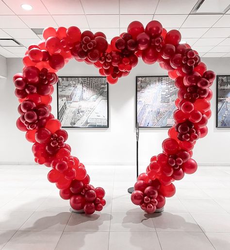 Crafting love in every curve! 💖🎈 This heart-shaped free-standing balloon arch is more than a statement piece; it’s a celebration of love and special moments. Perfect for Valentine’s Day or unforgettable proposals! 💍✨ Standing Balloon, Heart Arch, Red Events, 22 Birthday, Baby Photo Editing, Wedding Design Decoration, 22nd Birthday, Romantic Songs Video, Heart Balloons