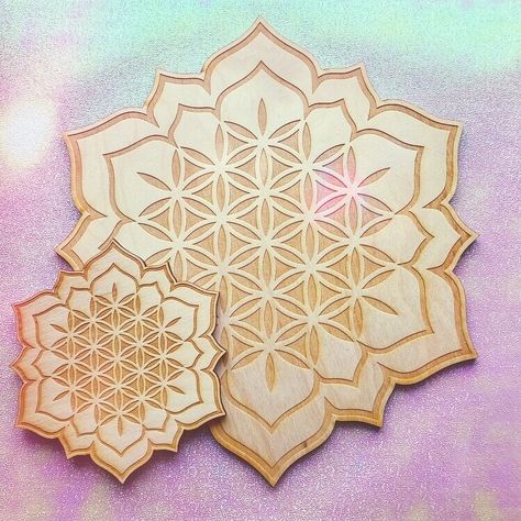 CRYSTAL TOOLS - ROCKS WITH SASS — Rocks with Sass Crystal Grid Artwork, Root Chakra Crystals, Lotus Crystal, Grid Board, Seed Of Life Crystal Grid, Overlapping Circles, Flower Of Life Crystal Grid, Crystal Seashells, The Flower Of Life