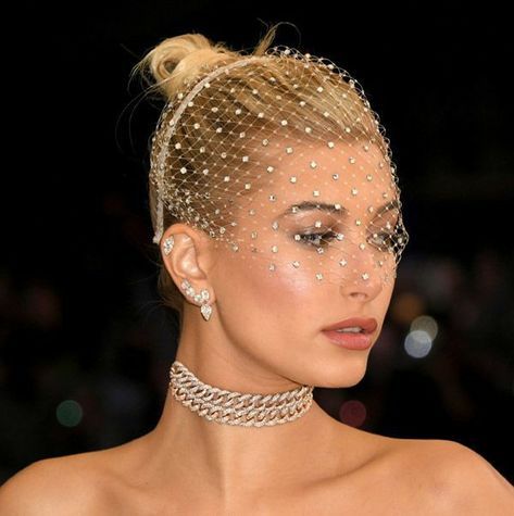 Wedding Hair Styles, New Hair Look, Hailey Baldwin Style, Elegant Hats, Fancy Hats, Bride Accessories, Sleek Hairstyles, Head Piece, Hailey Baldwin