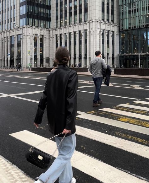 Cross Walk Aesthetic, Walking Pose Aesthetic, Crossing Road Aesthetic, Cross Walk Photography, Zebra Crossing Aesthetic, Crossing Street Photoshoot, Crosswalk Aesthetic, Street City Aesthetic, Crosswalk Photoshoot