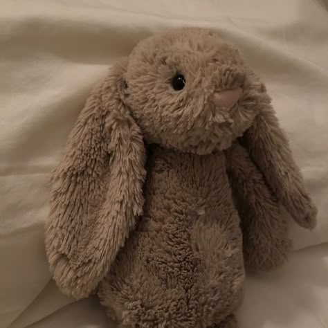 Willow Hale, Stuffed Animal, Bed, White