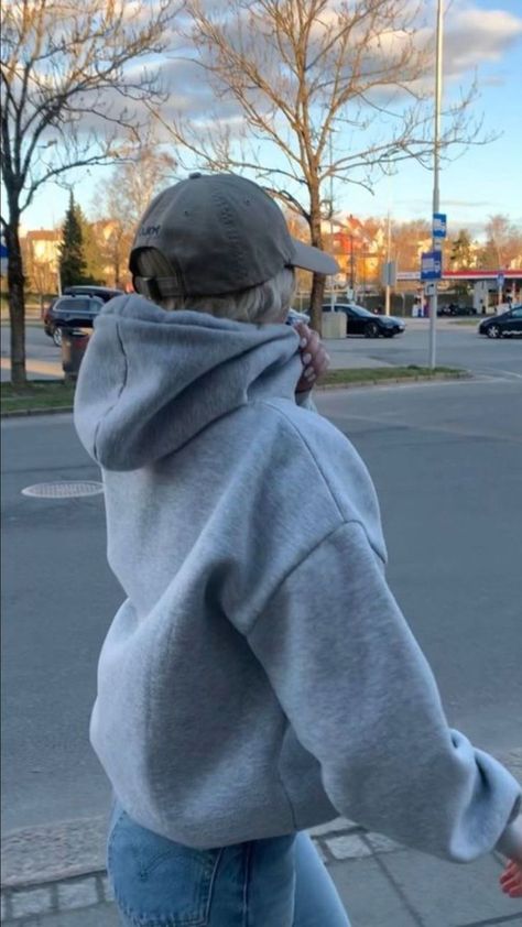 Y2k Style Winter, Cute Basic Outfits, Hoodie Outfit Ideas, Gray Hoodie Outfit, Hoodie Outfit Aesthetic, Winter Fall Outfits, Hoodie Season, Outfit Hoodie, Womens Hoodies