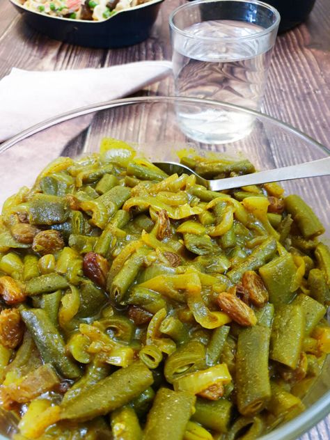 Curry Green Beans Recipe, Curried Green Beans Recipe, Pickled Salads, Curried Beans Recipe, Curry Green Beans, Curry Beans, Green Bean Curry, Okra Curry, 3 Bean Salad