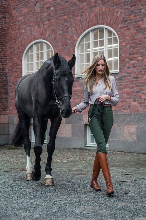 Equestrian Style Outfit, Horse Riding Outfit, Equestrian Helmet, English Riding, Equestrian Boots, Riding Breeches, Horse Blankets, Equestrian Life, Horse Life