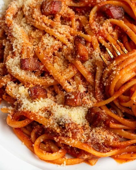 Best Classic Pasta Amatriciana Recipe - The Burnt Butter Table Easy Tomato Pasta Sauce, Amatriciana Pasta, Amatriciana Recipe, Amatriciana Sauce, Pasta Amatriciana, Easy Homemade Pasta, Burnt Butter, Bucatini Pasta, Make Your Own Pasta