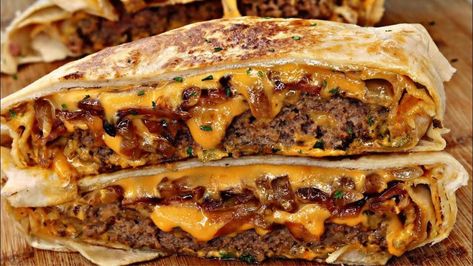 Cheeseburger Crunch Wrap Better Than Taco Bell Cheeseburger Crunch Wrap, Crunchwrap Recipe, Double Crunch, Cheeseburger Wraps, Beef Wraps, Crunch Wrap, Tortilla Wraps, Snacks Für Party, Beef Recipes Easy