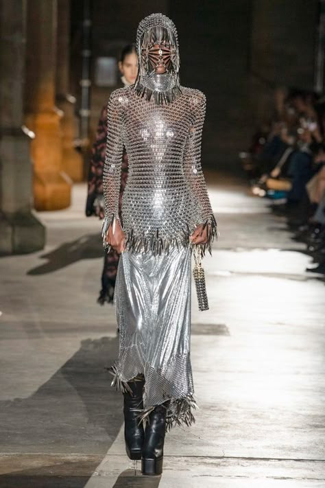 Paco Rabanne | Ready-to-Wear Autumn 2020 | Look 43 Mail Dress, Medieval Costume, Vogue Italia, Paco Rabanne, Paris Fashion, Paris Fashion Week, High Fashion, Fashion Show, Ready To Wear