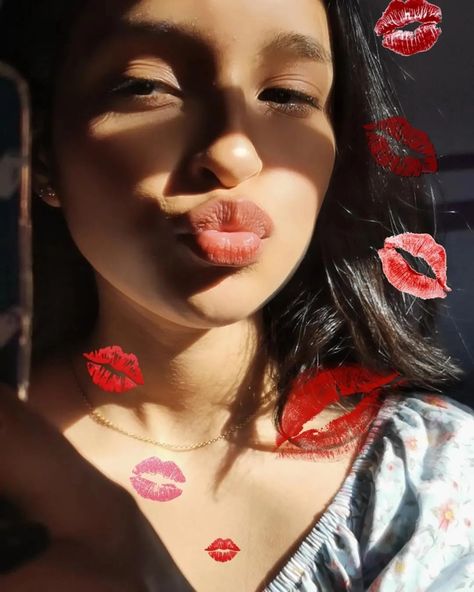 Kiss and kiss 💋 Eid Photoshoot, Eid Photoshoot Ideas, Kiss Face, Blowing Kisses, Kiss Pictures, Kissy Face, Have A Blessed Day, Kiss You, Kiss Me