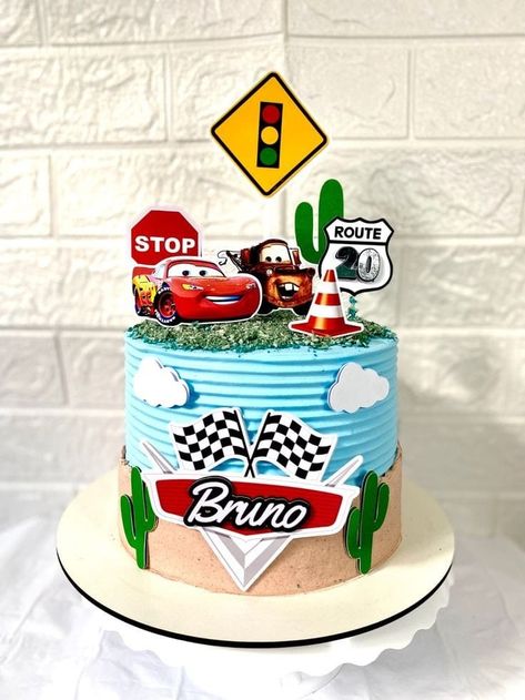 Cars Pfp, Mini Valentine Cakes, Cars Party Ideas, Car Cakes For Boys, Cars Cake Design, Bolo Hot Wheels, Halloween Interior, Van Decor, Pixar Cars Birthday