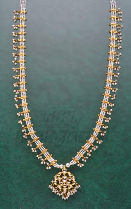 P Light Weight Beads Gold Jewellery Indian, Muthyala Haram Designs Gold, Muthyala Haram Designs, Pearl Gold Necklace, Simple Craft Ideas, Gold Pearl Jewelry, Fancy Jewelry Necklace, Pearl Jewelry Design, Gold Jewelry Simple Necklace