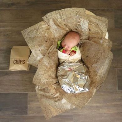 Chipotle Burrito Burrito Costume, Baby Holiday Photos, Funny Halloween Decorations, Chipotle Burrito, Old Halloween Costumes, Newborn Costume, Kid Pics, Newborn Halloween Costumes, Halloween Tricks