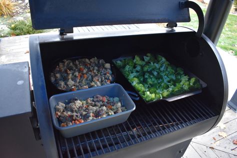 Crispy Smoked Broccoli — Orson Gygi Blog Smoked Broccoli, Oven Cauliflower, Delicious Broccoli, Grilled Roast, Photography Simple, Slow Art, Pellet Smokers, Thanksgiving Stuffing, Sugar Snap Peas