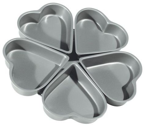 Fox Run NonStick Linked Heart Pans >>> Click on the image for additional details. Mini Heart Cake, Heart Cake Pan, Heart Shape Cake, Shape Cake, Kitchen Accesories, Heart Dish, Bundt Cake Pan, Heart Shaped Cakes, Nordic Ware