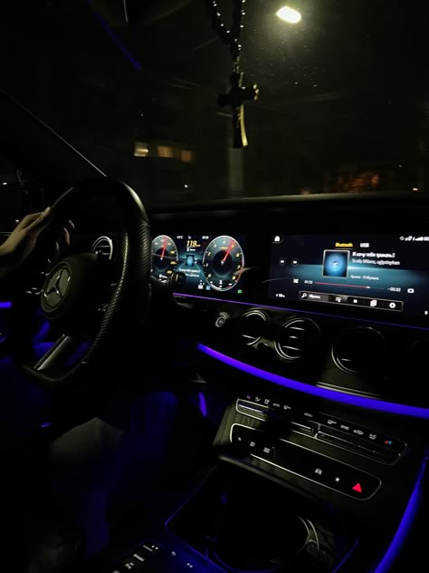 Nice Car Pictures, Mercedes Benz Inside Night, Mercedes Benz Night Drive, Mercedes Night Drive Snapchat, Mercedes Night Drive, Mercedes Inside, Mercedes Fake Story, Mercedes Snap, Mercedes Benz Aesthetic