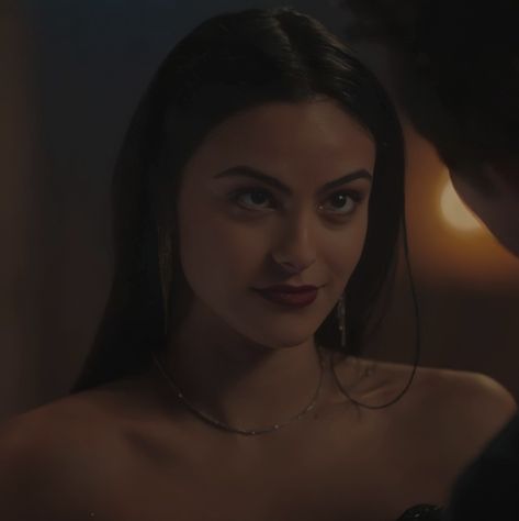 Veronica Lodge Aesthetic, Veronica Lodge Fashion, Veronica Lodge Riverdale, Camila Mendes Veronica Lodge, Camilla Mendes, Cami Mendes, Veronica Lodge, Elizabeth Gillies, Cheryl Blossom