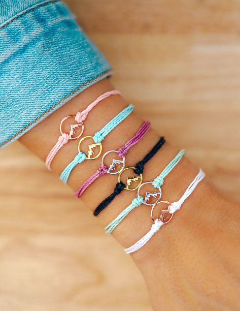 Girls Camp Crafts, The Sting, Pura Vida Bracelets, Accessories Diy Jewelry, Charm Bangle, The Peak, Diy Charms, Beaded Jewelry Diy, Cz Stone