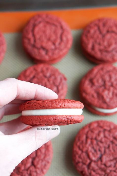 Valentine Whoopie Pies, Red Velvet Whoopie Pies From Box Cake, Red Velvet Cookies From Cake Mix Easy, Whoopie Pies From Box Cake, Celiac Desserts, Red Velvet Whoopie Pie Recipe, Easy Whoopie Pie, Cake Mix Whoopie Pies, Red Velvet Cookies Recipe