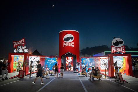 Wacky Event Activations From Snack Brands | BizBash Event Activations, Brand Activation Ideas, Creative Booths, Marketing Activations, Snack Brands, Stage Set Design, Kiosk Design, Experiential Marketing, Colorful Space