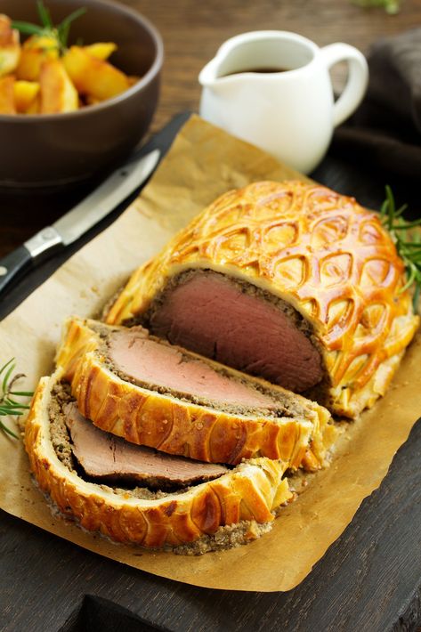 Denmark Food, Czech Recipes, Sliced Ham, Beef Wellington, Beef Tenderloin, Beef Dishes, Fun Cooking, My Father, Puff Pastry