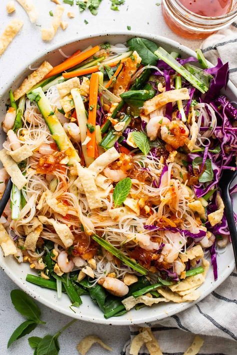 Spring Roll Salad - Fit Foodie Finds Shredded Pork, Cold Salad, Lettuce Salad, Refreshing Salad, Chili Garlic Sauce, Star Food, Lunch Break, Homemade Beef, Fried Tofu