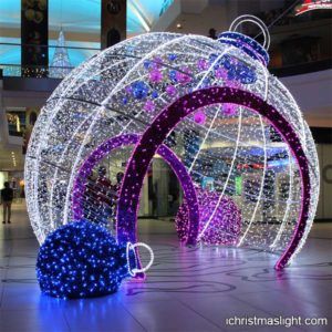 Decorative big 3D LED Christmas light balls | iChristmasLight Christmas Decoration Outdoor, Best Outdoor Christmas Decorations, Christmas Lights Outside, Christmas Light Installation, Diy Christmas Lights, Christmas House Lights, Outdoor Christmas Decor, Outdoor Christmas Tree, Christmas Light Displays