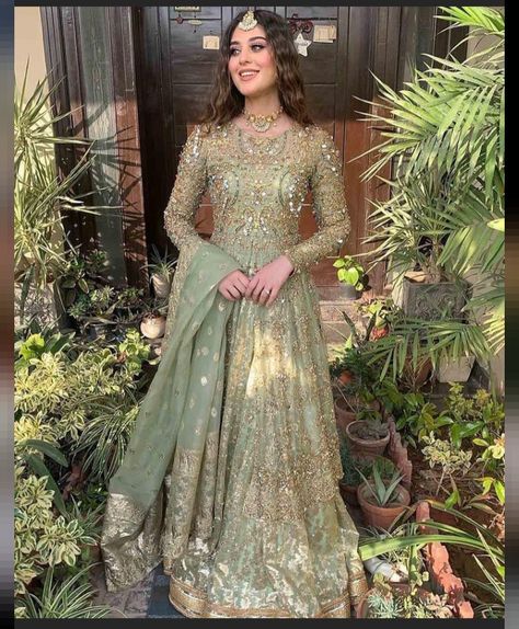 Walima Dresses Pakistani For Sisters, Laraib Rahim, Dress For Bride Sister, Walima Outfit, Sister Wedding Dress, Nikkah Ideas, Kanwal Malik, Wedding Matching Outfits, Saree Model