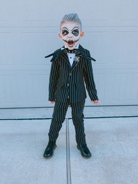 Jack Skeleton Halloween Costume, Jack Nightmare Before Christmas Costume, Nightmare Before Christmas Family Photos, Nightmare Before Christmas Halloween Costumes Diy, The Night Before Christmas Costumes, Skeleton King Costume, Jack The Skeleton Costume, Jack Skeleton Face Paint, Jack Skellington Makeup Kids