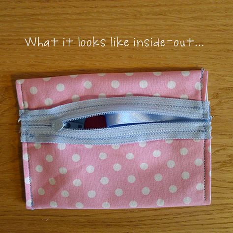 So, some of you who read my tweets might have seen that I've been sewing like mad for an up-coming craft fair.  It's the first one where I'm... What To Sew, Coin Purse Pattern, Coin Purse Tutorial, Wallet Sewing Pattern, To The Window, Tote Bag Tutorial, Zipper Pouch Tutorial, Purse Tutorial, Pattern Purse