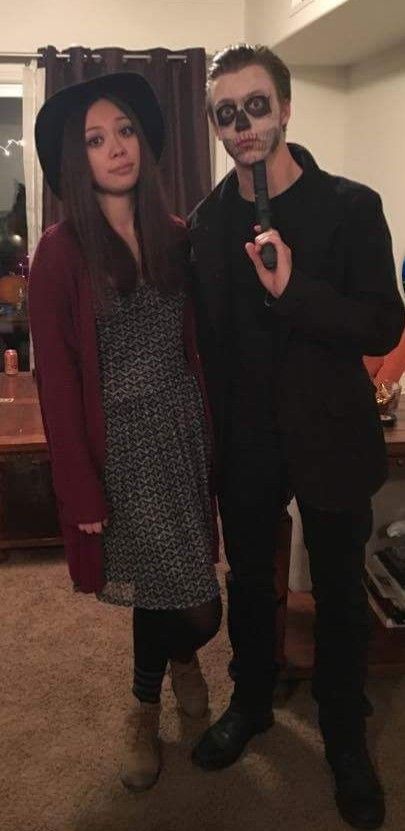 Tate And Violet Halloween Costume, Alt Couples Halloween Costumes, American Horror Story Couples Costume, Couples Costumes Horror, Tate And Violet Costume, Couples Film Costumes, Emo Couple Costumes, Couples Halloween Costume Horror Movies, Couple Costumes Mavis And Johnny