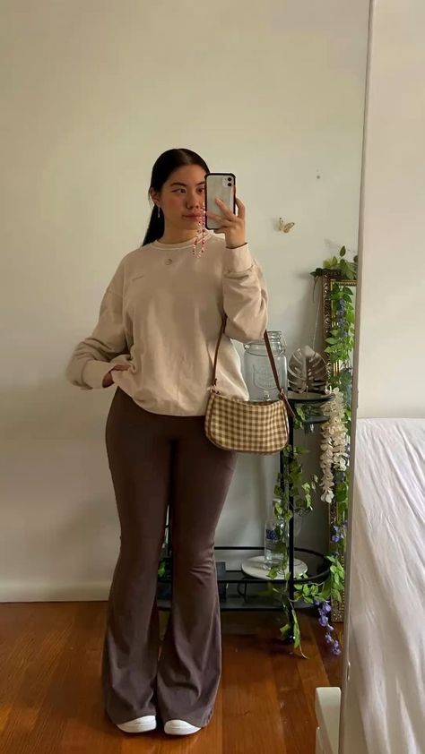 Period Outfit Comfy Fall, Casual Baddie Summer Outfits, 80 Degrees Weather Outfit, Plus Size Fashion Summer Casual, Teacher Baddie Outfits, Mexican Fall Outfits, Cute Outfits Plus Size Winter, Fall Outfits With Flare Leggings, Brown Flair Legging Outfit