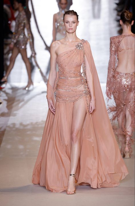 Murad Zuhair, Zuhair Murad Couture, Long Kimono Dress, Coral Fashion, Gaurav Gupta, Runway Fashion Couture, Collection Couture, Runway Outfits, Looks Party