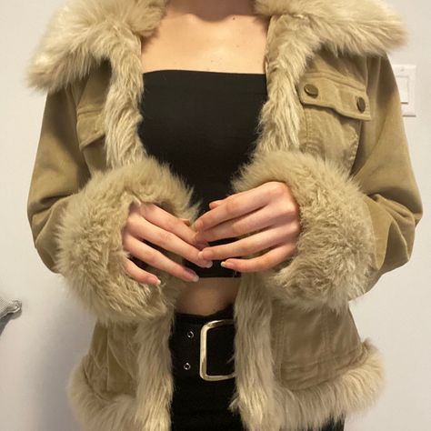 Faux Fur Trim Jacket, Fur Trim Jacket, Trim Jacket, Jacket Outfit, Winter Fits, 2000s Fashion, Dream Clothes, Vintage Vibes, Fur Jacket