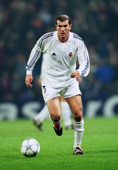 https://flic.kr/p/oPD3Zr | 1802217P R MADRID V PANATHINA | 4 Dec 2001:  Zinedine Zidane of Real Madrid in action during the UEFA Champions League Second Phase Group C match between Real Madrid and Panathinaikos at the Bernabeu in Madrid, Spain.  Mandatory Credit: Michael Steele /Allsport Zidane Real Madrid, Zinedine Zidane Real Madrid, Real Madrid Goal, Madrid Football Club, Real Madrid Football Club, Real Madrid Club, Club Football, Legends Football, Ronaldo Real Madrid