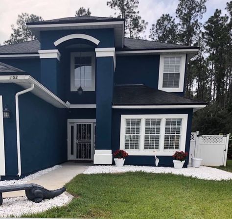 Sherwin Williams "Gentleman's Grey" exterier Blue And Grey House Exterior, Blue Grey Exterior House Colors, Blue Gray Exterior House Colors, Stucco Exterior Colors, House Exterior Small Modern, Small Modern House Exterior, Single Story Modern House, Outside House Colors, House Exterior Uk