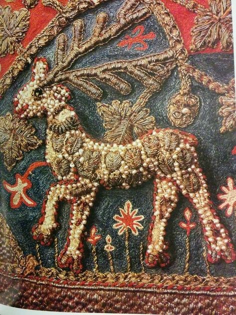 Medieval Beadwork, Stumpwork Embroidery, Medieval Embroidery, Needlework Embroidery, Gold Work, Antique Textiles, Stitching Art, Embroidery Inspiration, Embroidery Techniques