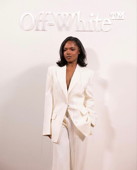 Ryan Destiny Style, Ryan Destiny, Carpet Outfits, Parisian Chic Style, Elegant Outfit Classy, 2024 Style, Effortlessly Chic Outfits, Cut Up, Formal Style