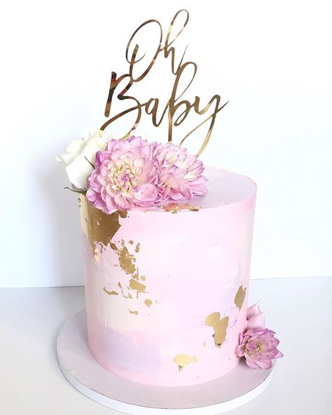 Girl Babyshower Cake, Pink And Lilac Cake, Babyshower Cake Pink, Baby Girl Cakes For Showers, Baby Shower Cakes Girl Simple, Pink And Gold Baby Shower Cake, Baby Shower Cake Ideas Girl, Small Baby Shower Cake, Girl Baby Shower Cake Ideas