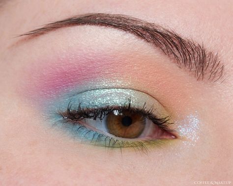 Pastel Makeup Ideas, Colorful Soft Makeup, Cute Colorful Makeup Looks, Pastel Aesthetic Makeup, Soft Colorful Makeup, Simple Pastel Eye Makeup, Pastel Prom Makeup, Pastel Colors Makeup, Cute Colorful Makeup