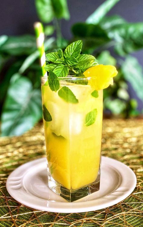 Pineapple Mojito Recipe Pitcher, Pineapple Mojito Recipe, Mojito Recipe Pitcher, Basil Mojito, Pineapple Basil, Easy Drinks To Make, Pineapple Mojito, Mojito Ingredients, Pineapple Syrup