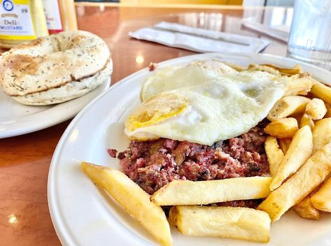 The 20 best cheap eats in Palm Springs Places To Eat In Palm Springs, Palm Springs Restaurants, Eat On A Budget, Palm Spring, Cheap Eats, Spring Recipes, Small Plates, Palm Springs, Places To Eat