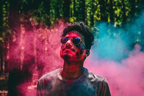 Holi Photography, Man Wearing Sunglasses, Holi Color, Holi Festival Of Colours, Holi Photo, Holi Colors, Festival Photography, Photo Composition, Tree Images