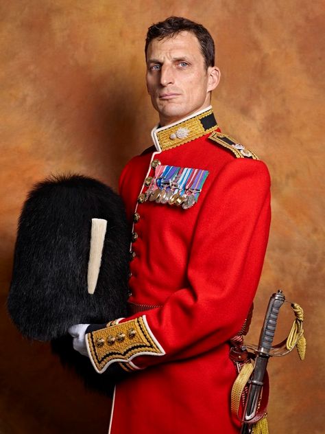 Lieutenant Colonel McKay MBE, 1st Battalion Grenadier Guards Portrait Sitting — Rory Lewis Los Angeles Based Portrait & Headshot Photographer working between New York & London UK Coldstream Guards, Grenadier Guards, British Army Uniform, British Gentleman, English Gentleman, British Armed Forces, English Men, Larp Costume, Military Humor