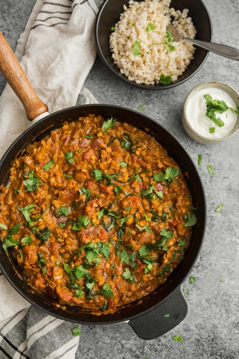 Vegan Red Lentil Masala with Spinach | Naturally Ella Masala Sauce, Lentil Dishes, Diner Recept, Lentil Recipes, Red Lentil, Tikka Masala, Vegan Dinners, Tahini, A Bowl