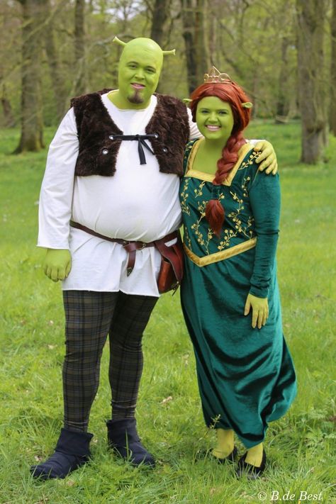 Sheri And Fiona Costumes, Shrek Couples Costume, Couples Halloween Fancy Dress, Shrek Fancy Dress, Shrexy Shrek, Shrek Costume Ideas, Shrek Costume Diy, Shrek And Fiona Costume, Shrek Cosplay