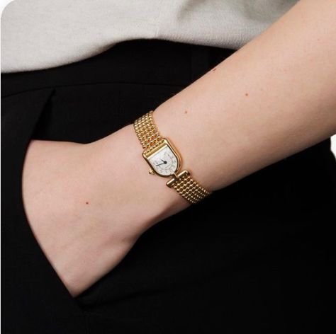 Cartier Watches Women, Vintage Gold Watch, Watches Design, Creative Room, Vintage Watches Women, Gold Watches Women, Gold Watches, Model Reference, Watches Women