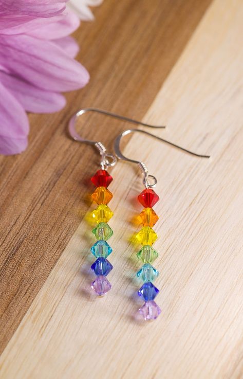 Handmade Swarovski Earrings, Crystal Beads Earrings Diy, Small Diy Earrings, Earrings Beaded Handmade, Rainbow Jewelry Diy, Earring Handmade Ideas, Diy Simple Earrings, Easy Handmade Earrings, Rainbow Beaded Jewelry